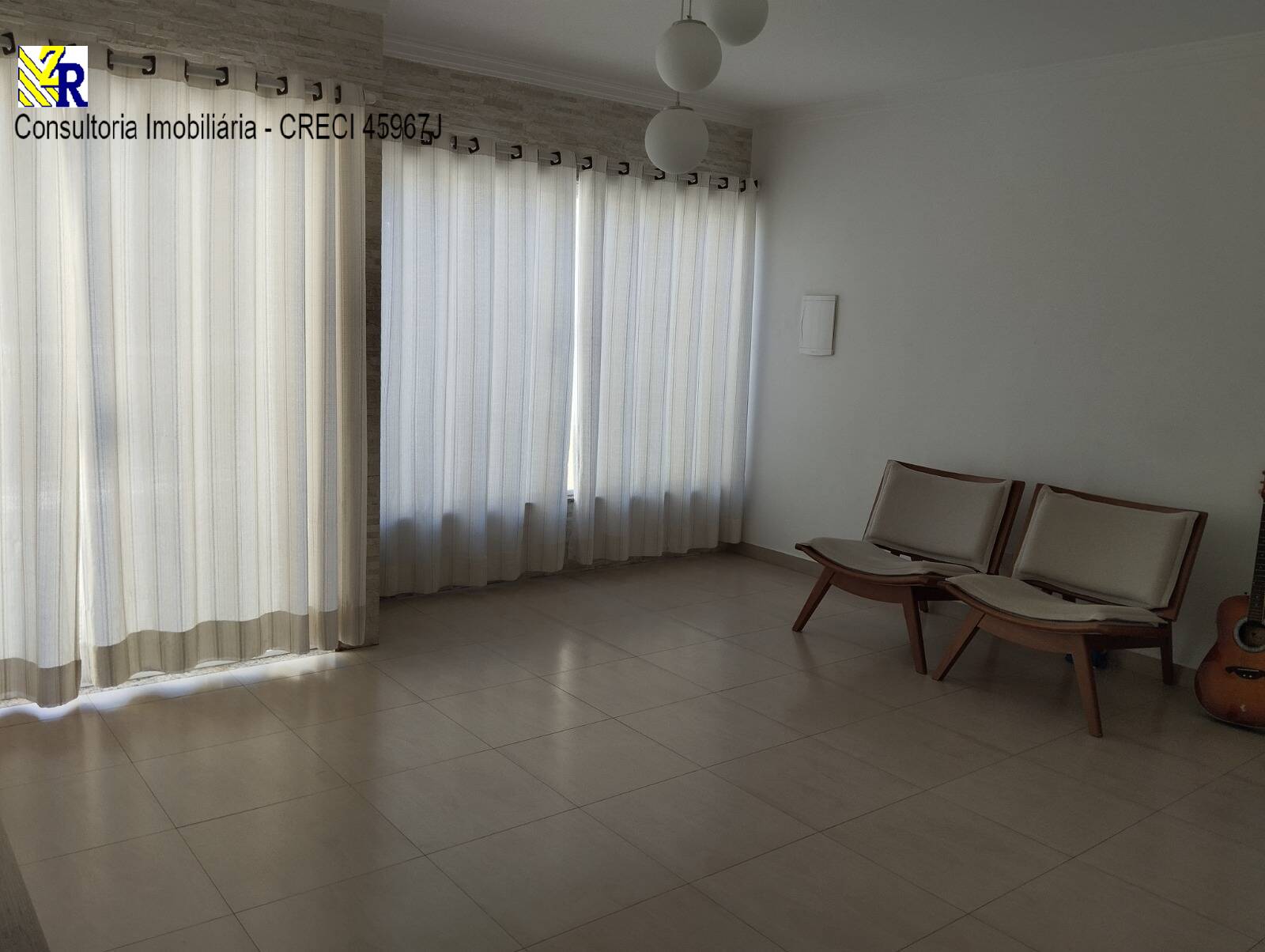 Sobrado à venda com 3 quartos, 200m² - Foto 1